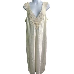 Private Luxuries Nightgown L Cream Satin Lace Sleeveless Intimates Sleepwear USA